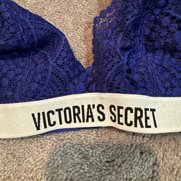Victoria’s Secret XSmall Bralette - Picture 2 of 5